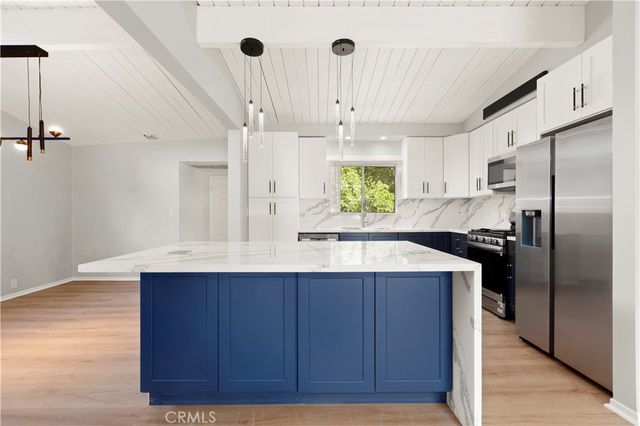 22027 Viscanio, Woodland Hills, CA 91364