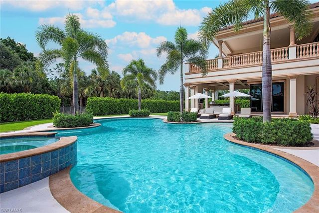 2581 ESCADA DR, Naples, FL 34109