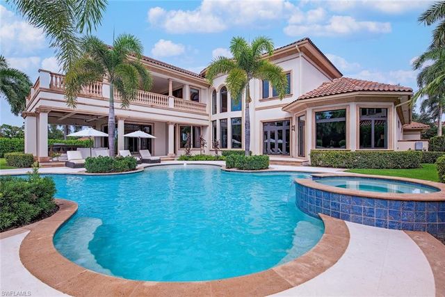 2581 ESCADA DR, Naples, FL 34109