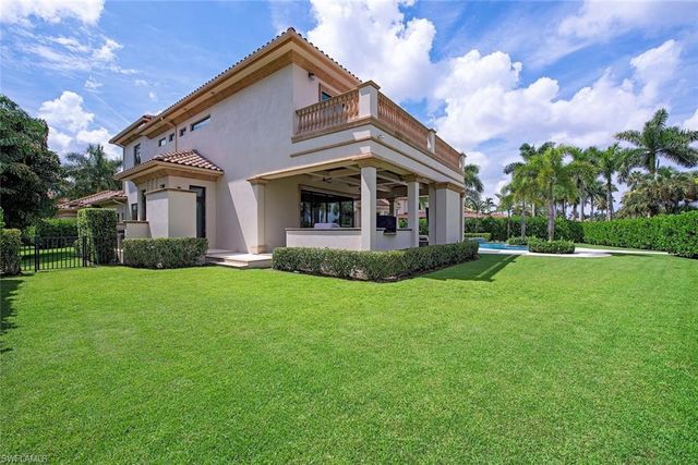 2581 ESCADA DR, Naples, FL 34109