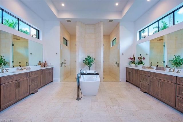 2581 ESCADA DR, Naples, FL 34109