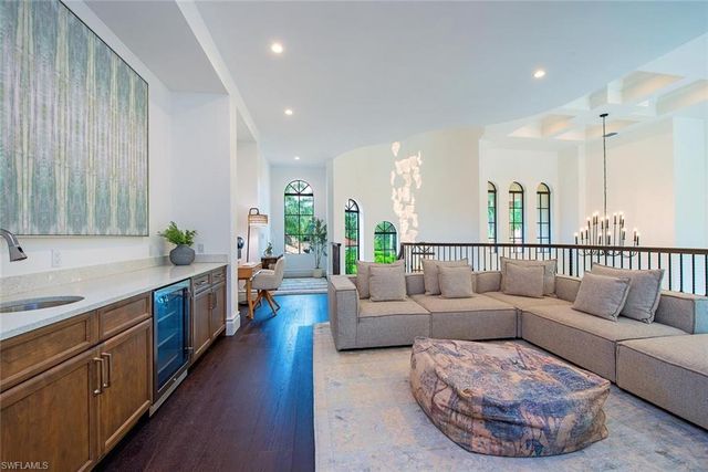 2581 ESCADA DR, Naples, FL 34109