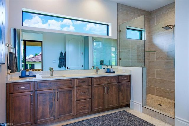 2581 ESCADA DR, Naples, FL 34109