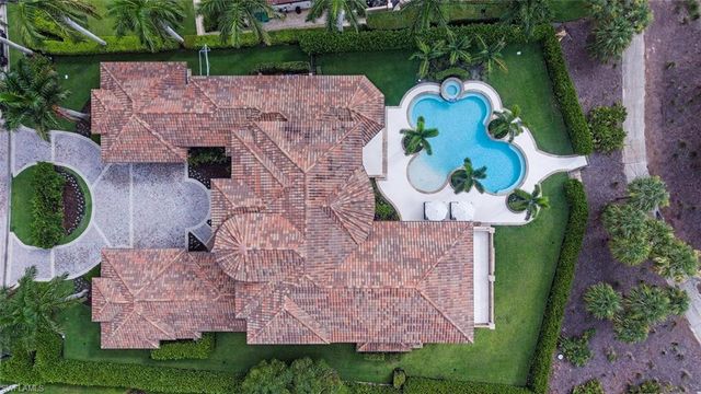 2581 ESCADA DR, Naples, FL 34109
