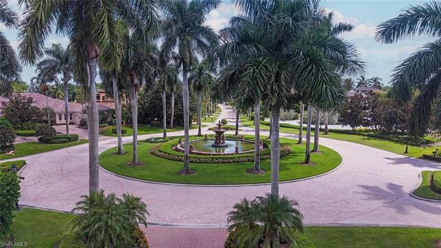 2581 ESCADA DR, Naples, FL 34109