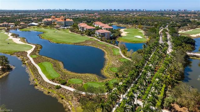 2581 ESCADA DR, Naples, FL 34109