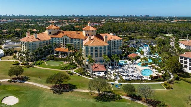 2581 ESCADA DR, Naples, FL 34109