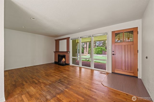 10004 Lake Steilacoom Drive SW, Lakewood, WA 98498
