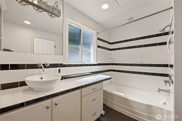 10004 Lake Steilacoom Drive SW, Lakewood, WA 98498