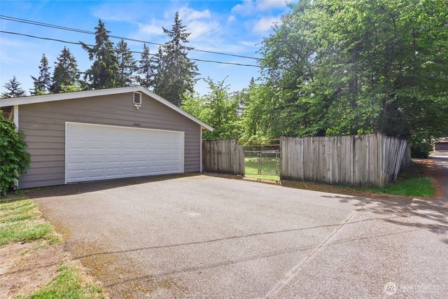 10004 Lake Steilacoom Drive SW, Lakewood, WA 98498