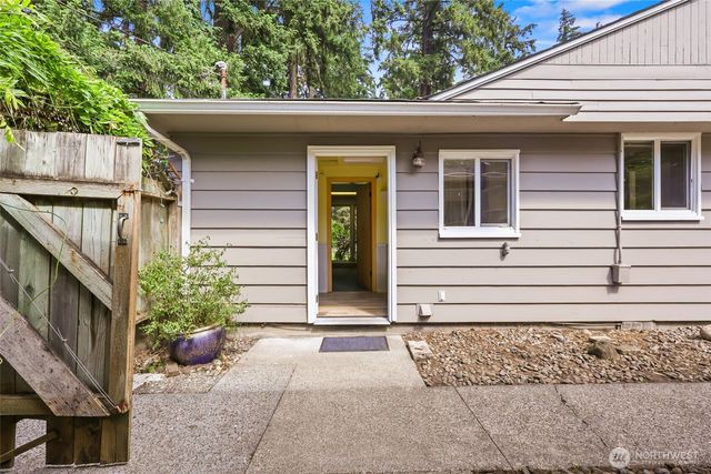 10004 Lake Steilacoom Drive SW, Lakewood, WA 98498