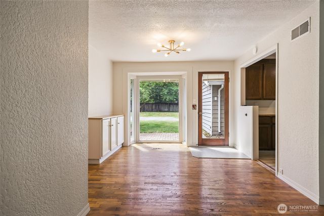 10004 Lake Steilacoom Drive SW, Lakewood, WA 98498