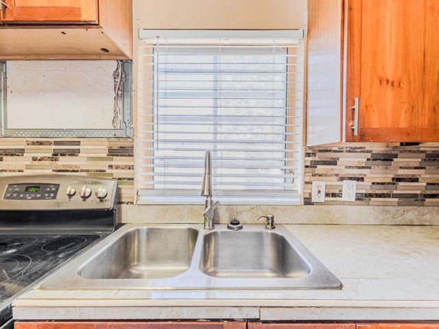 112 W 34th Street 2, West Palm Beach, FL 33404