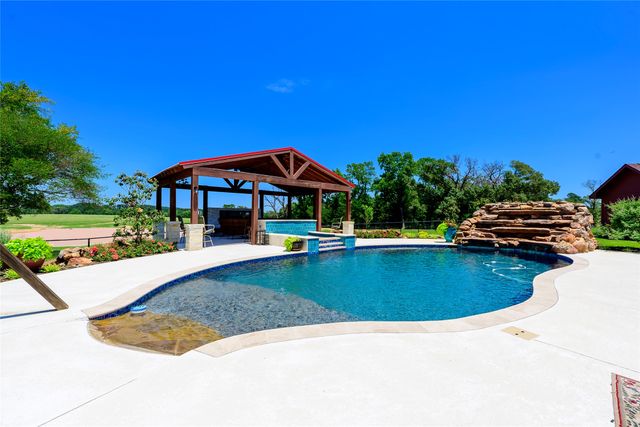 13006 Fm 757, Winona, TX 75792