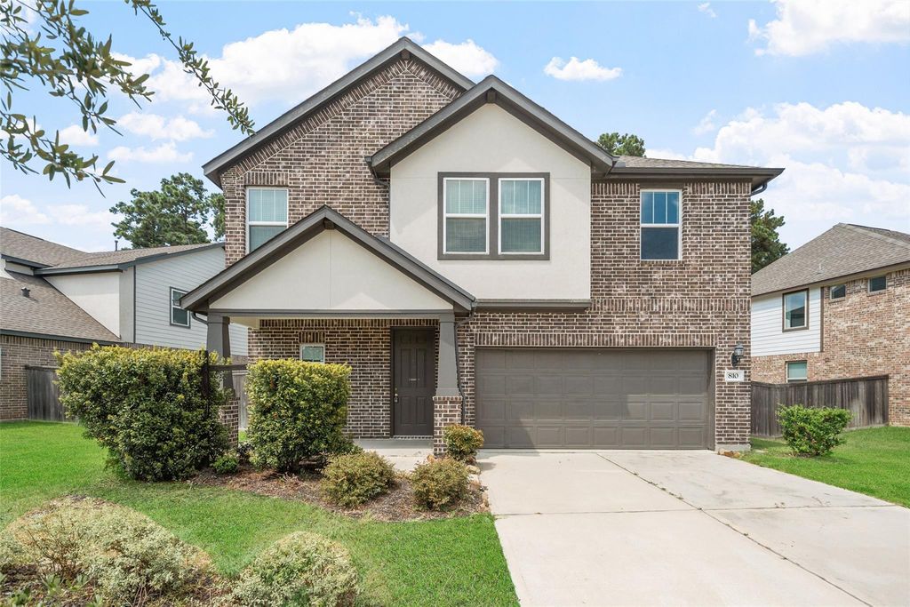 810 Spruce Pine Drive, Conroe, TX 77318