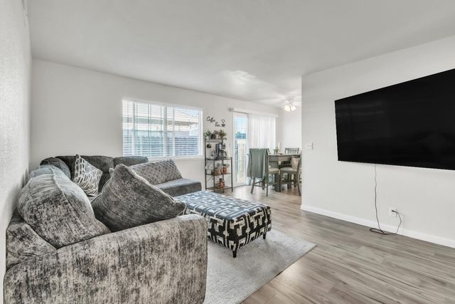 7517 Addison Way, Sacramento, CA 95822