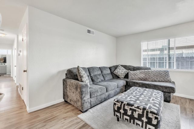 7517 Addison Way, Sacramento, CA 95822