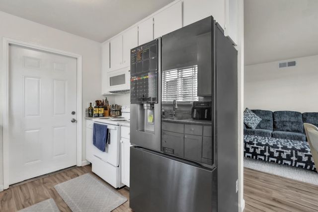 7517 Addison Way, Sacramento, CA 95822