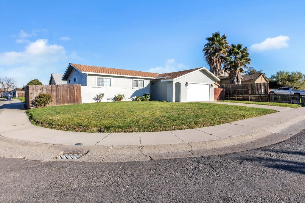 7517 Addison Way, Sacramento, CA 95822