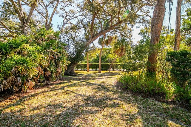 5013 BAY SHORE ROAD, Sarasota, FL 34234