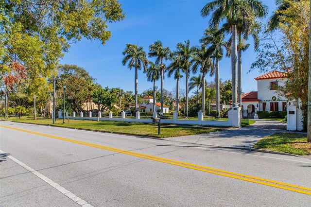 5013 BAY SHORE ROAD, Sarasota, FL 34234