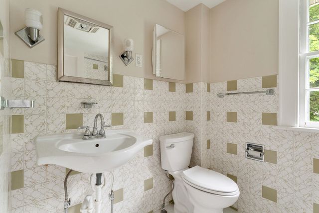 39 Latham Court, Burlington, VT 05401