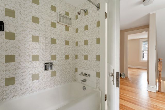 39 Latham Court, Burlington, VT 05401