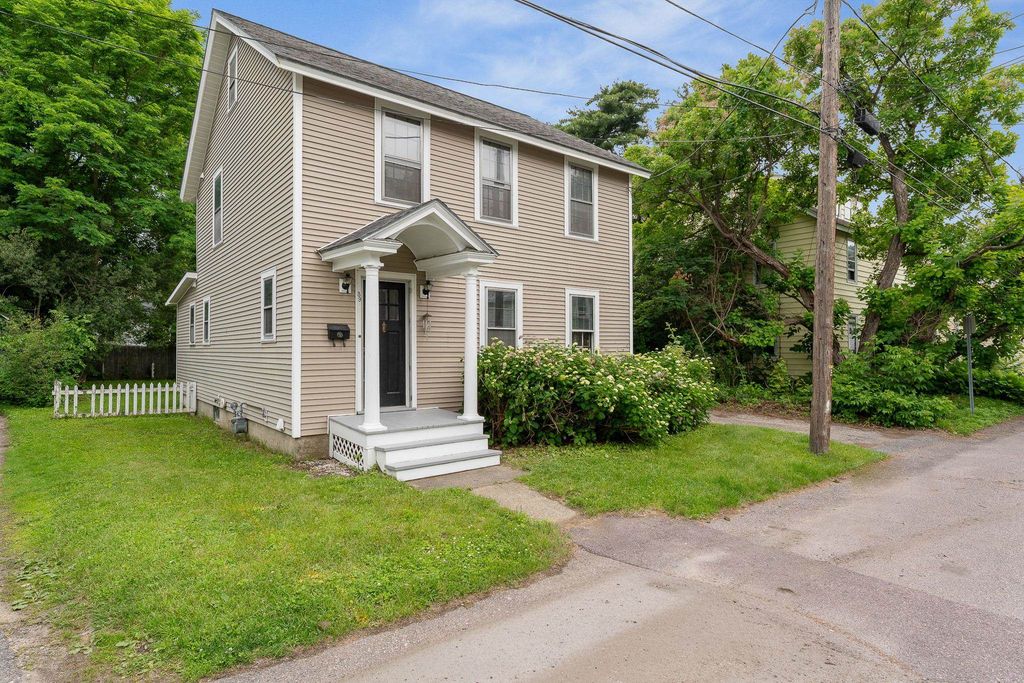 39 Latham Court, Burlington, VT 05401