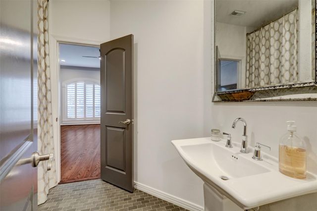 4004 Childress Street, Houston, TX 77005