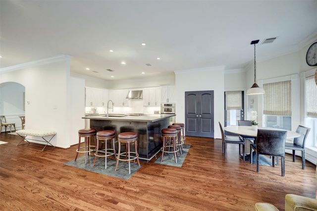 4004 Childress Street, Houston, TX 77005