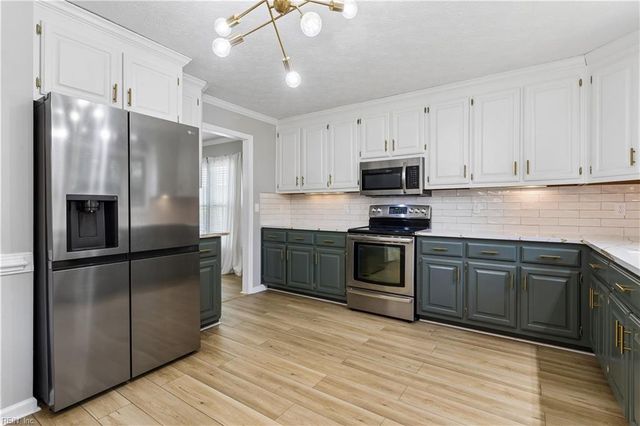 107 Swanson CT, Yorktown, VA 23693