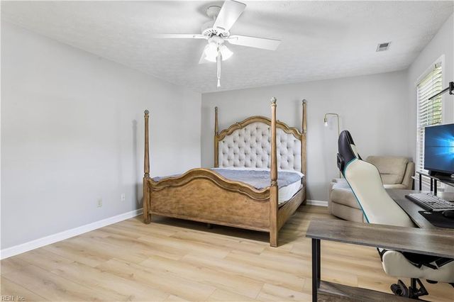 107 Swanson CT, Yorktown, VA 23693