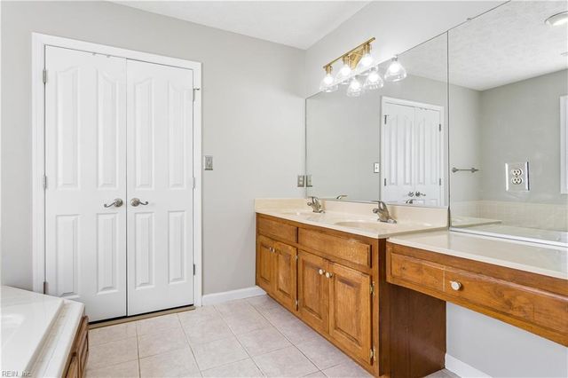 107 Swanson CT, Yorktown, VA 23693