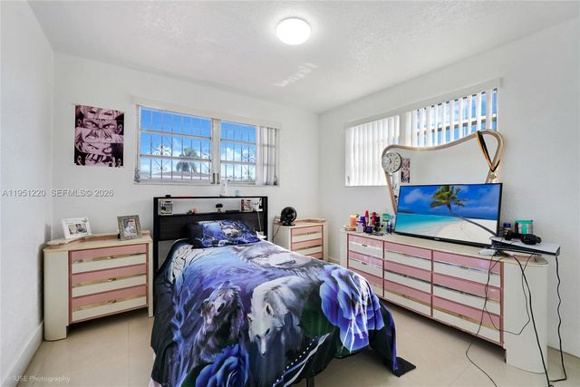 860 SE 7th Ave, Hialeah, FL 33010