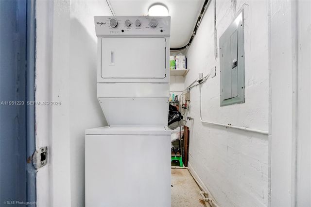 860 SE 7th Ave, Hialeah, FL 33010