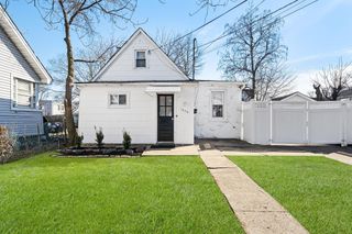 1005 Harrison Street, Uniondale, NY 11553