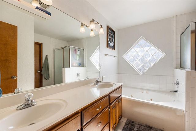 1724 Monterey Place, Edmond, OK 73013