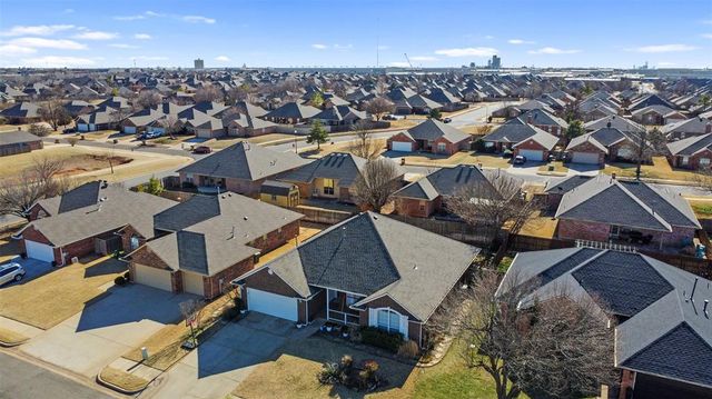 1724 Monterey Place, Edmond, OK 73013