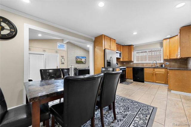 35042 Lana Lane, Sterling Heights, MI 48312