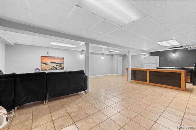 35042 Lana Lane, Sterling Heights, MI 48312