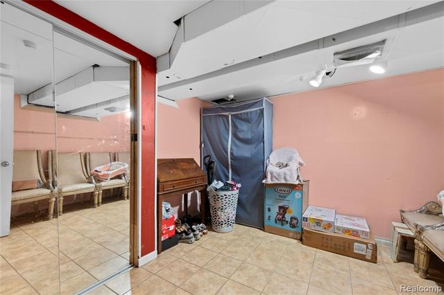 35042 Lana Lane, Sterling Heights, MI 48312