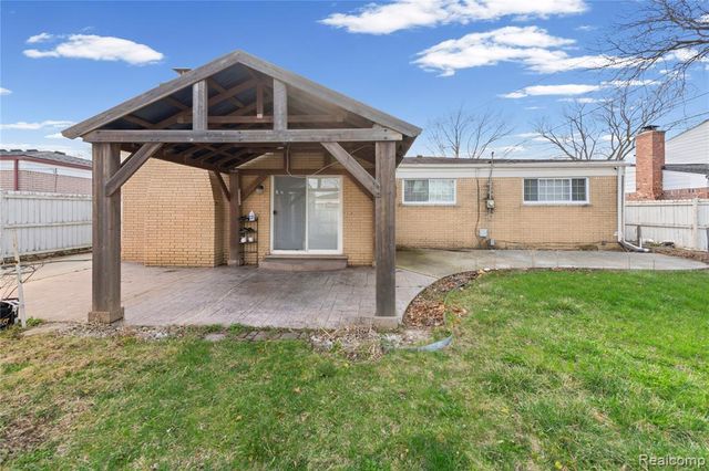 35042 Lana Lane, Sterling Heights, MI 48312