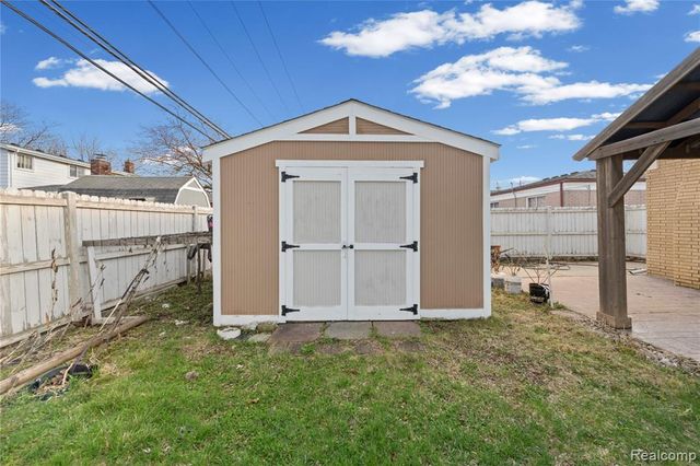 35042 Lana Lane, Sterling Heights, MI 48312