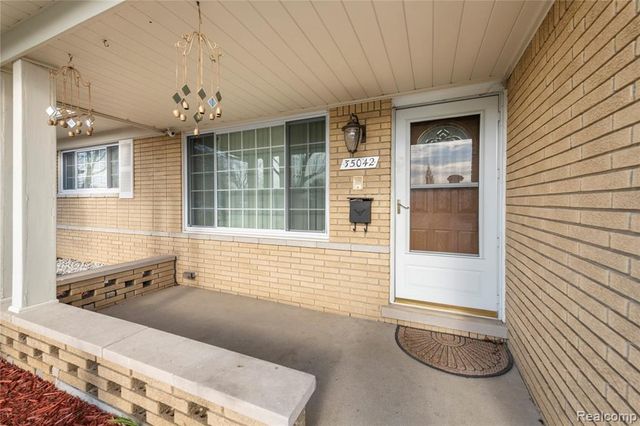 35042 Lana Lane, Sterling Heights, MI 48312