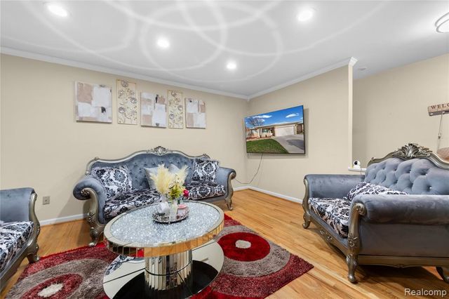 35042 Lana Lane, Sterling Heights, MI 48312