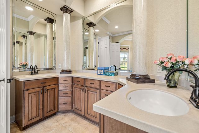 716 NE Pinnacle Court, Ankeny, IA 50021