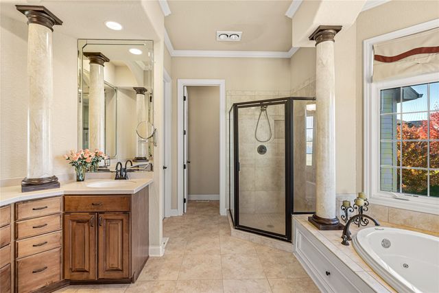 716 NE Pinnacle Court, Ankeny, IA 50021