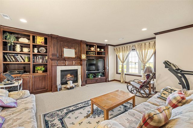 716 NE Pinnacle Court, Ankeny, IA 50021