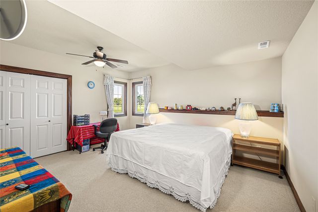 716 NE Pinnacle Court, Ankeny, IA 50021