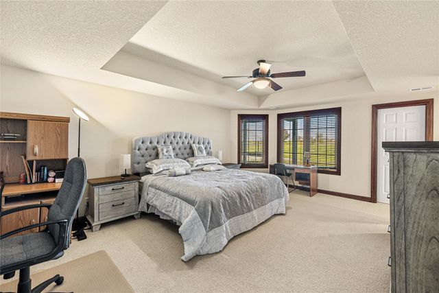 716 NE Pinnacle Court, Ankeny, IA 50021